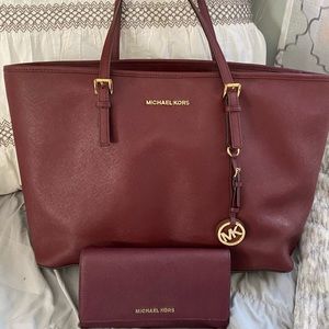 Michael Kors Jet Set Travel Large Saffiano Tote